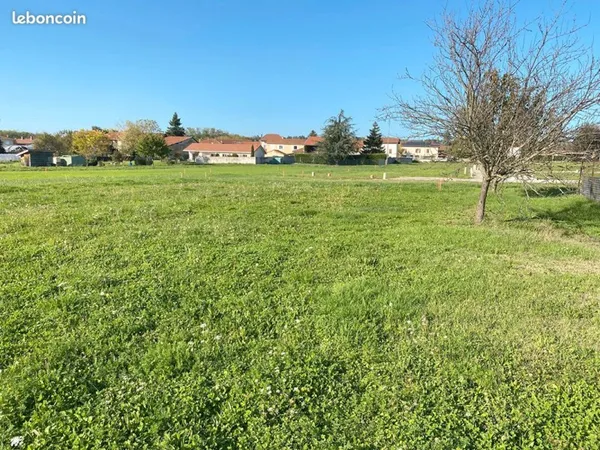 Terrain 796 m² PAJAY