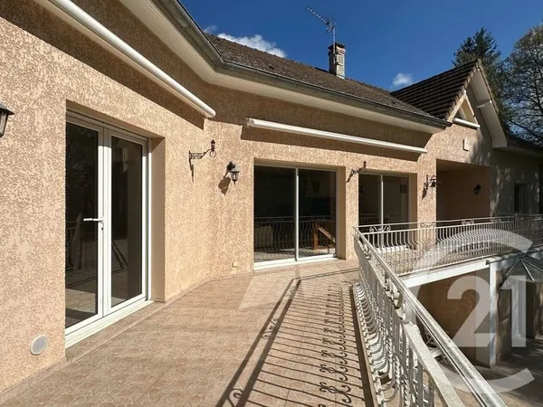 Maison 9 pièces 220 m²
