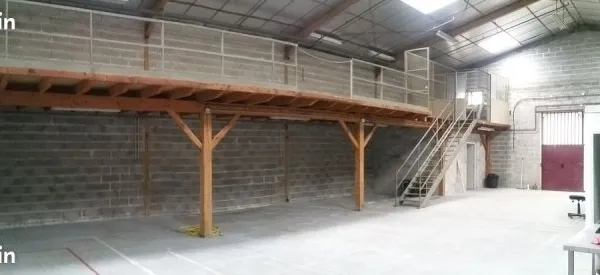 Batiment à usage professionnel en ZA Brive