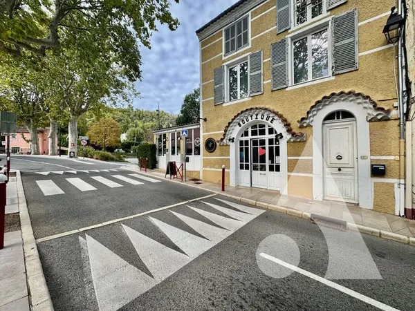 Murs Villecroze 145 m2 (Locaux commerciaux)