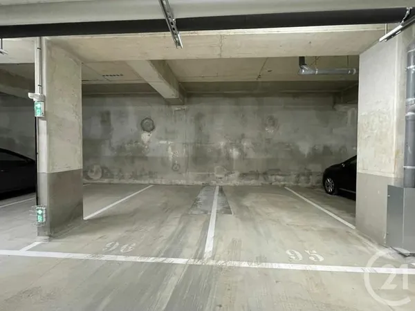 Parking 12 m²