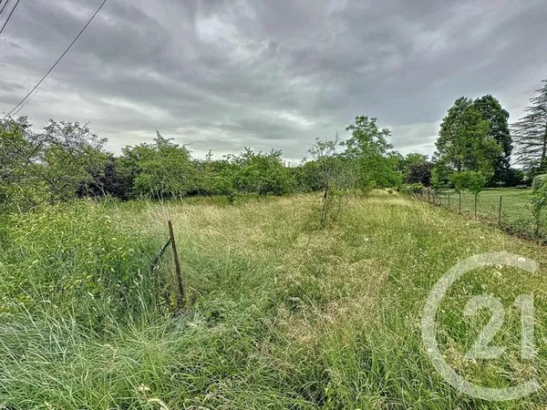 Terrain 2590 m²
