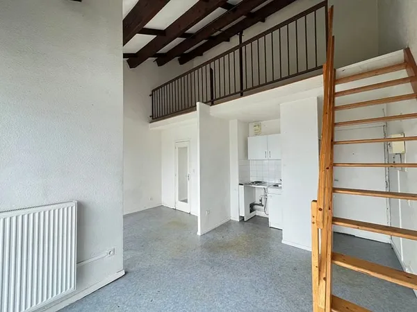 Appartement T1 bis duplex de 34 m2 119 rue du Féretra 31400 TOULOUSE.