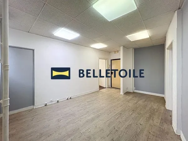 Opportunité rare dans le 12e arrondissement de Paris. Bureaux de 82 m² en RDC sur le Boulevard Soult