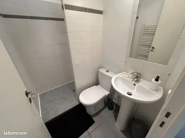 Chambre 1 pièce 36 m²