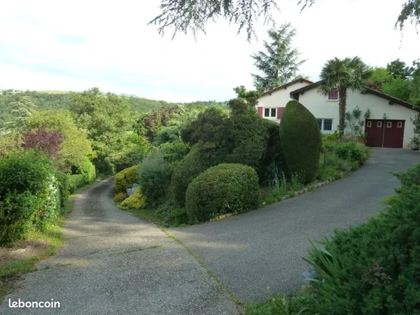 Maison plain-pied 105 m² au calme avec piscine et vue - 30 min Lyon