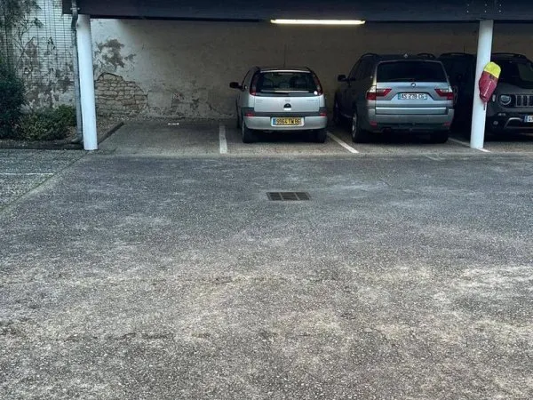Parking 12 m²