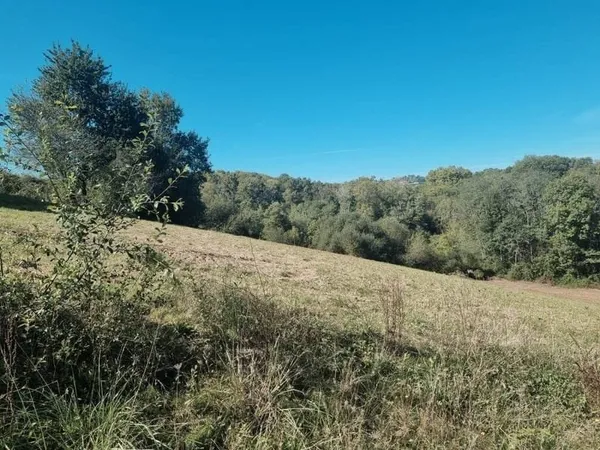 Terrain 1028 m²