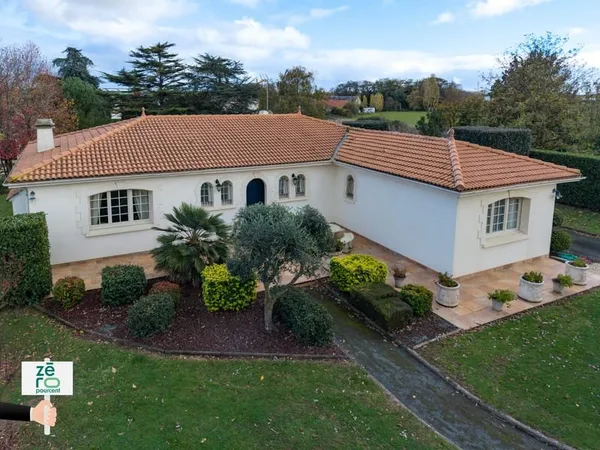 Maison familiale de 174 m2 sur terrain de 3 350 m2 environ
