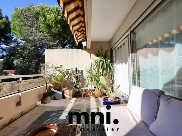 Appartement 85m2 + Terrasse Dernier étage Quartier Tamaris