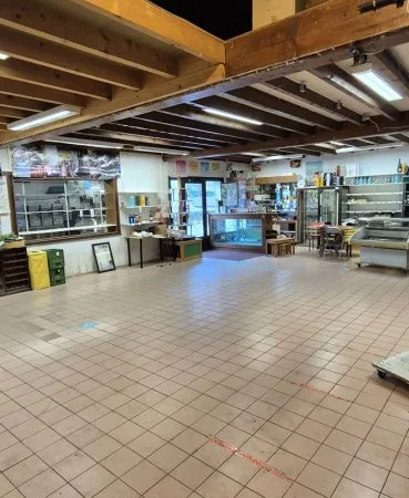 A louer un local d'activité commercial ou artisanal de quali