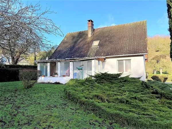 L'agence Cazin Immobilier de Vimoutiers vous propose à la vente une maison de construction tradition