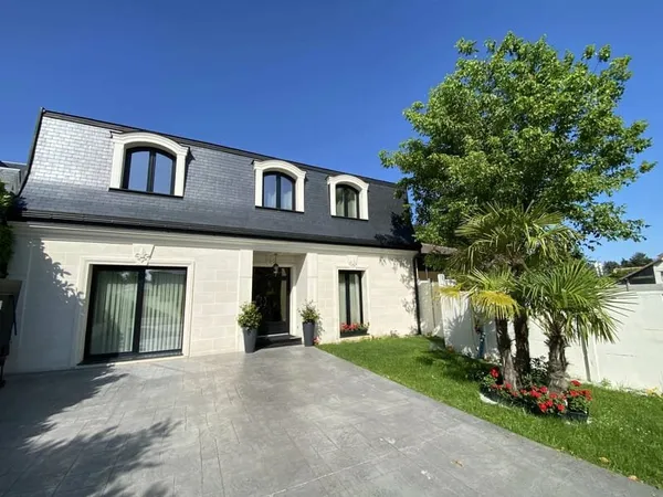 Maison mansart quartier Marbeau