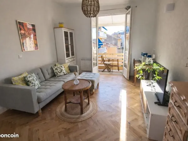 Appartement 2P dernier étage Menton centre