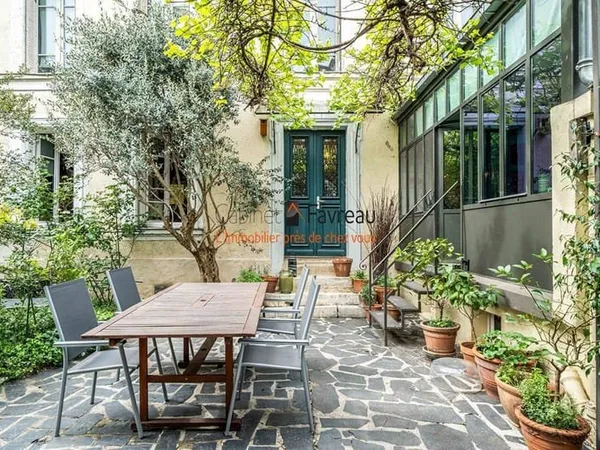 Maison 7 pièces 233 m²