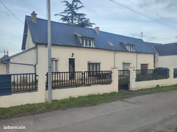 Maison 140 m² - 5 pièces - 3 ch - Terrain 999 m² - Écoles en face - Travaux récents