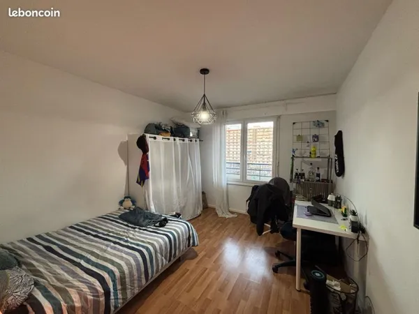 Chambre en colocation à 3