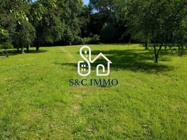 Terrain 381 m²
