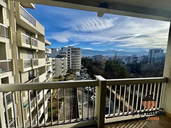 À VENDRE SUPERBE T3 AVEC GARAGE, CAVE & PARKING PRIVE DANS