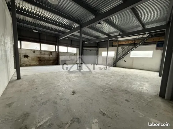 Local industriel 280 m²