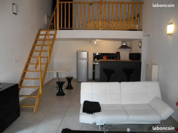 STOP AFFAIRE LOT de 2 STUDIOS DANS COPROPRIETE SECURISEE PROCHE CV ET PLAGE
