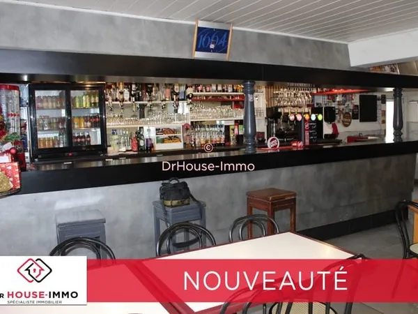 16000 ANGOULEME a vendre murs et fonds resto+ bar + appartement en pleine propriété + parking 10 pla