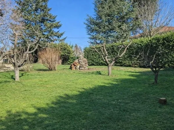 Terrain 750 m²