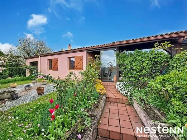 Castanet-Tolosan - Rue Georges Brassens - Maison 4 pièces 103 m² avec jardin et garage, proche école
