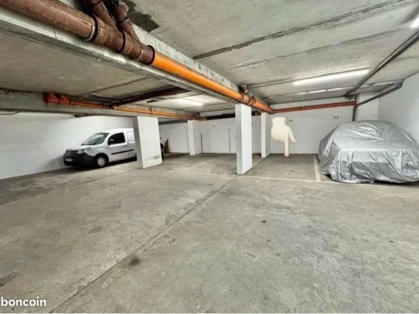 Location plein-centre ville / place de parking 🅿️ en sous-sol