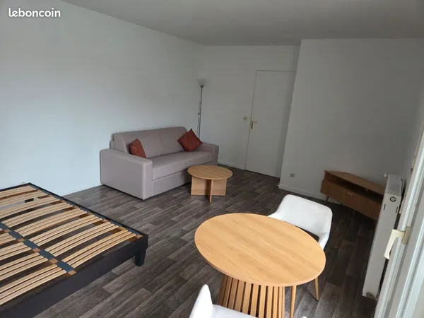 ✨ Grand T1 de 34 m² entièrement rénové - Rue Klock à Clichy ✨