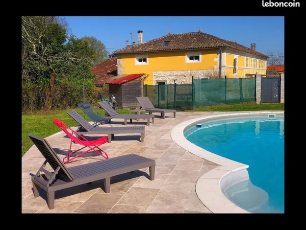 Belle demeure charentaise avec piscine