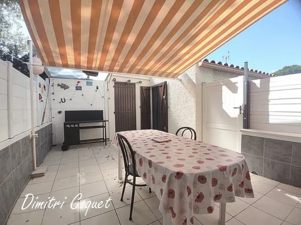 T2 en rez de jardin avec grande terrasses et annexes