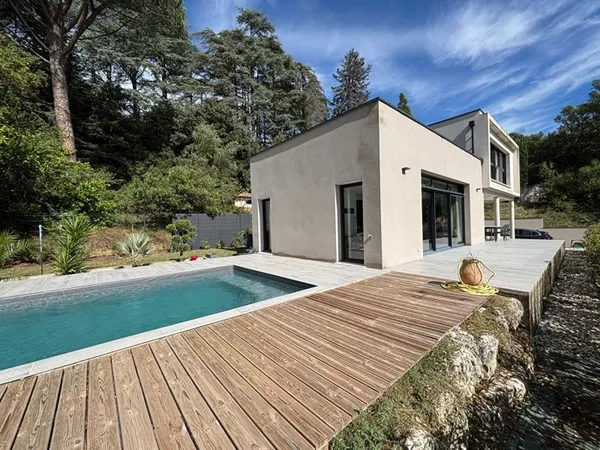 Maison 5 pièces 160 m²