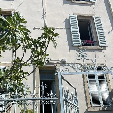 Superbe duplex meublé avec jardin disponible le 5 mai