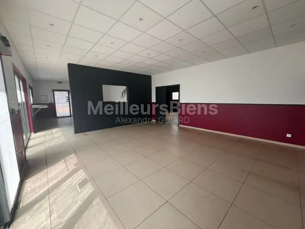 LOCAL COMMERCIAL
