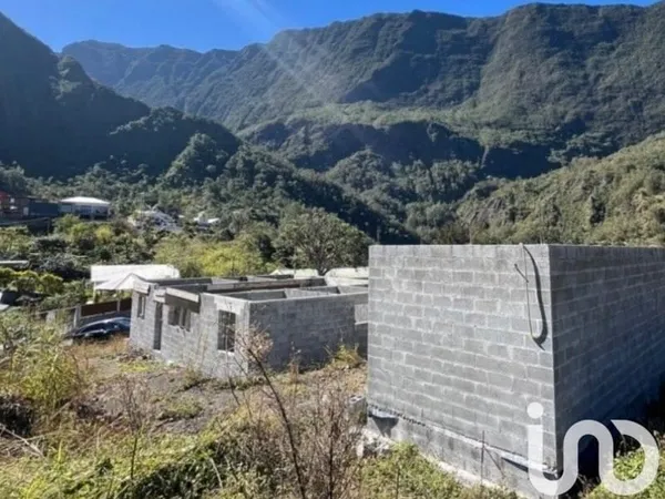 Terrain 730 m²
