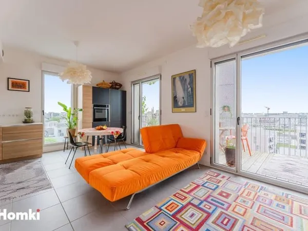 Appartement T3 DERNIER ÉTAGE AVEC TERRASSE PANORAMIQUE - QUARTIER CRÉATION à Nantes 44200, Rue la To