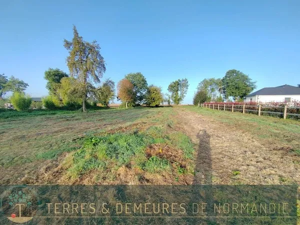 Terrain 800 m²