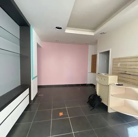 Local 4 pièces 60 m²