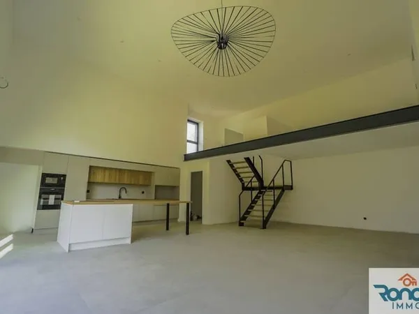 Maison 5 pièces 222 m²