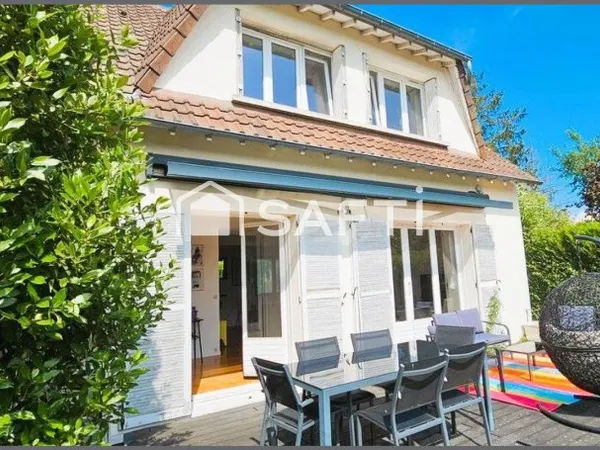 Maison de 120 m² carrez sur terrain de 430 m² Prix : 572000€ FAI
