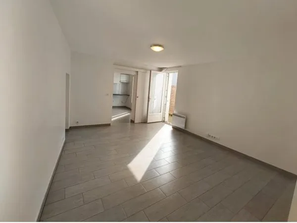 Studio / 32m² / Noisy Champs (RER A)