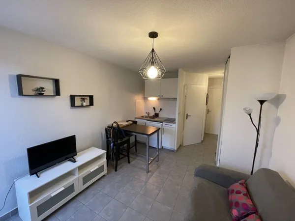 Studio 20m2 - Vendu meublé et vide