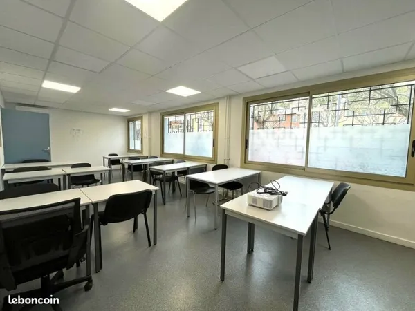 BUREAUX 423 m² CAGNES SUR MER