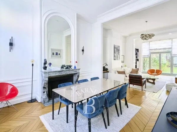 Vends maison de maître - 335.47m² - 11 pièces, 6 chambres - Lille 59800