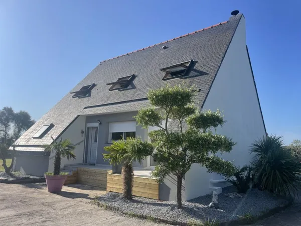 Maison atypique avec grand jardin arboré