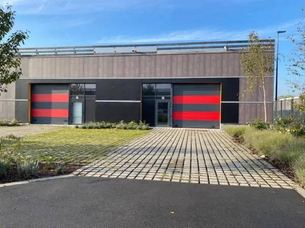 Entrepôt 135 m²