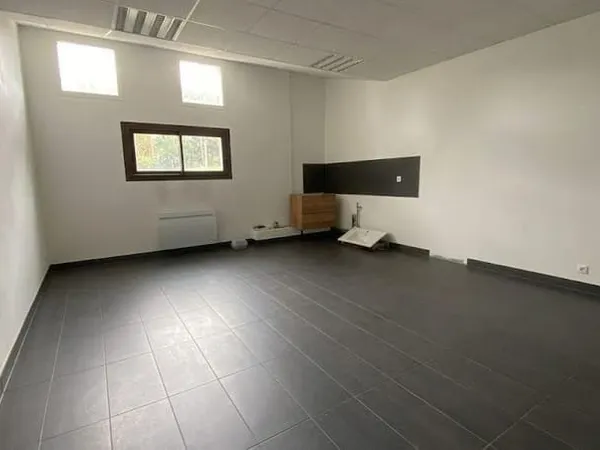 Local 1 pièce 40 m²