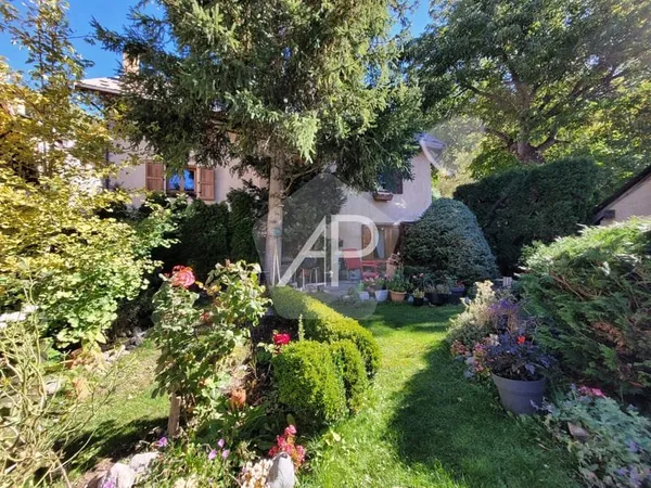 Magnifique maison de pays avec jardin attenant