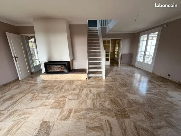 Pavillon 10 pièces 278 m²